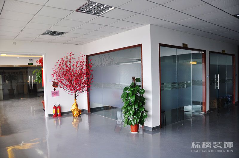 深圳廠房裝修，無(wú)塵車(chē)間裝修，深圳裝飾